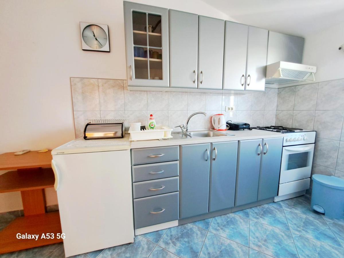 Aparments Orange & Blue Apartment Fazana Exterior photo