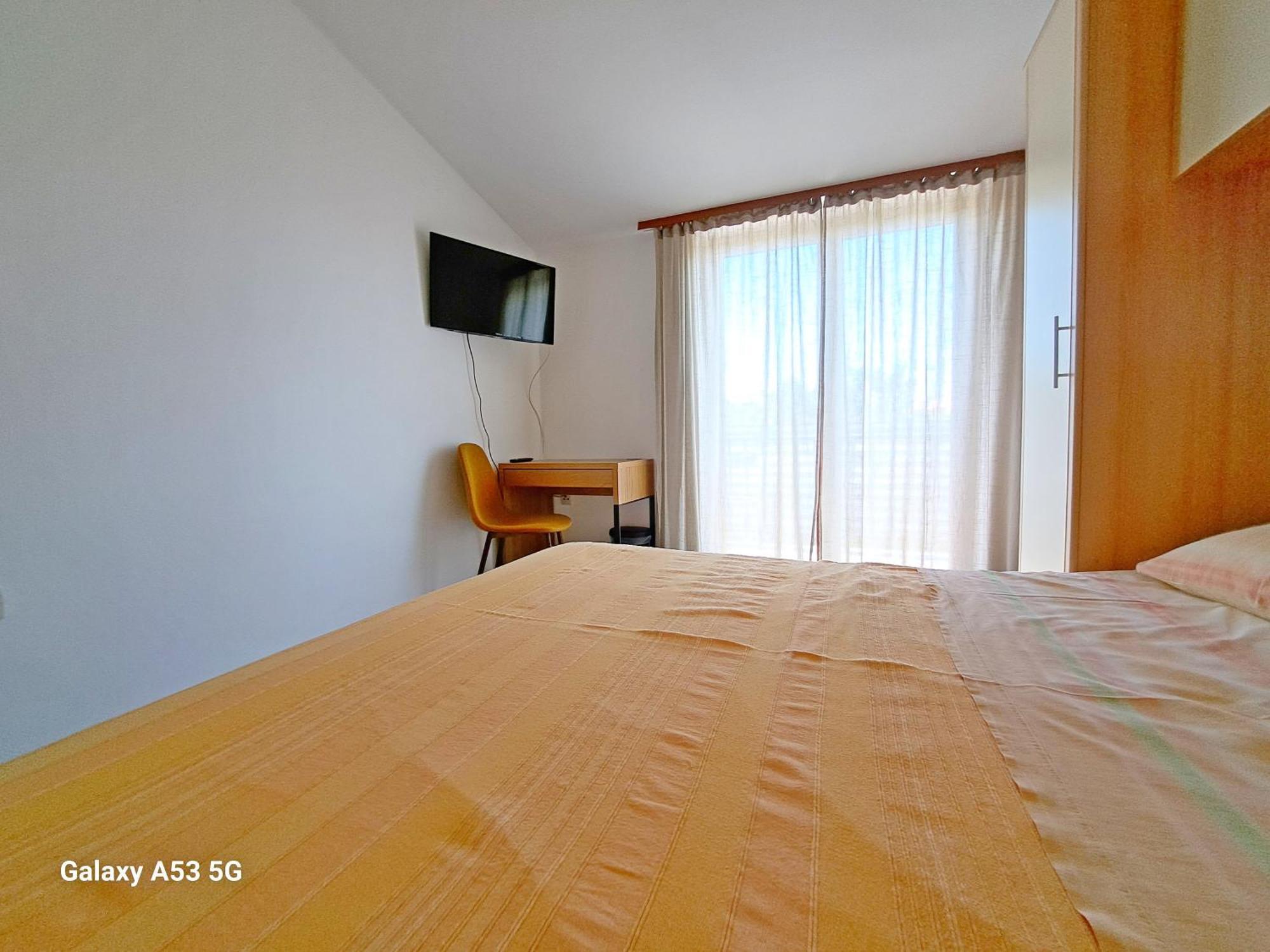 Aparments Orange & Blue Apartment Fazana Exterior photo