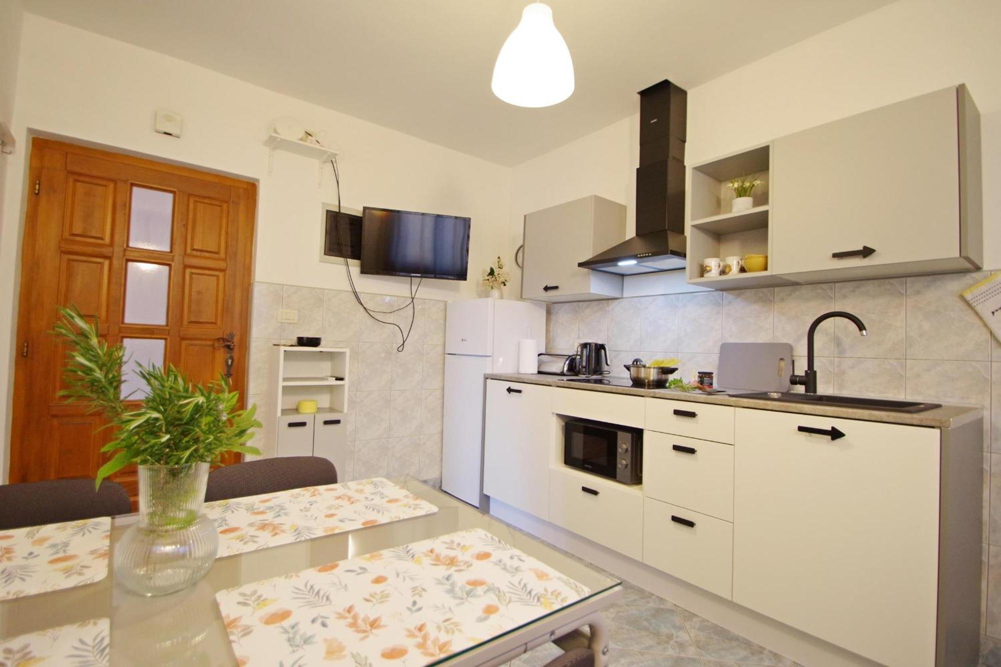 Aparments Orange & Blue Apartment Fazana Exterior photo